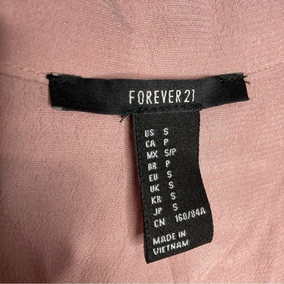NWT Forever 21 pink faux wrap top size small - Picture 2 of 4